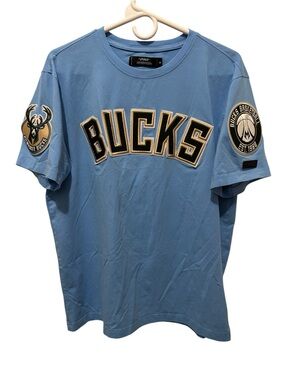 BUCKS Short Sleeve Graphic Tee in Light Blue - Men's